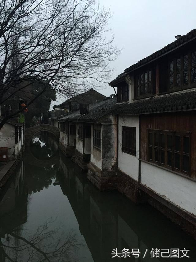 逃离石墙屋